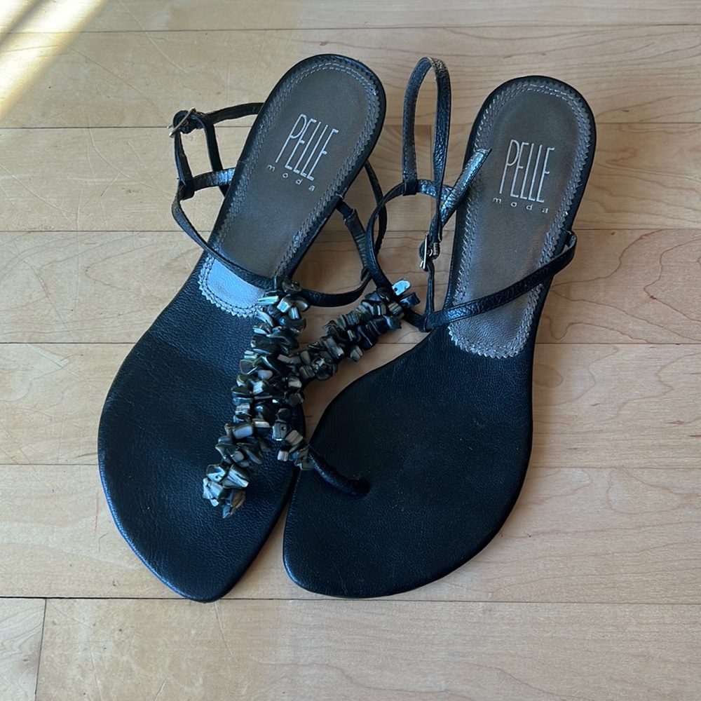 Pelle Moda size 8 sandal